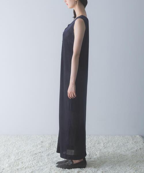URBAN RESEARCH ROSSO WOMEN（アーバンリサーチ　ロッソ）の「シアーベロアスクエアネックワンピース（ワンピース・レディース・ネイビー/ブラウン・38/36）」の21枚目の写真