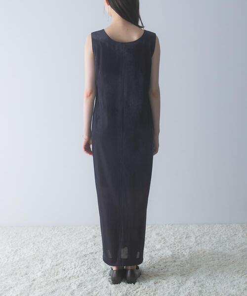 URBAN RESEARCH ROSSO WOMEN（アーバンリサーチ　ロッソ）の「シアーベロアスクエアネックワンピース（ワンピース・レディース・ネイビー/ブラウン・38/36）」の22枚目の写真
