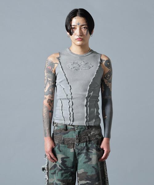 L.H.P(エルエイチピー)の「MAVYTH/メヴィス/DISTORT STITCH NOSLEEVES(Tシャツ/カットソー・レディース・ベージュ/ブラック・L/M)」の2枚目の写真