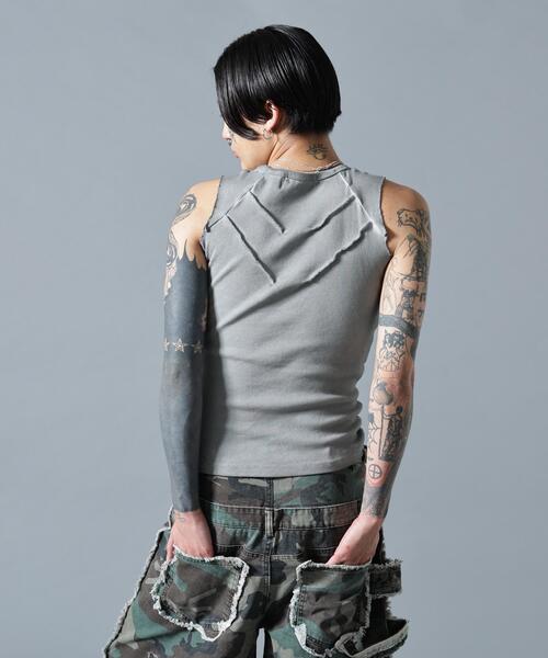 L.H.P(エルエイチピー)の「MAVYTH/メヴィス/DISTORT STITCH NOSLEEVES(Tシャツ/カットソー・レディース・ベージュ/ブラック・L/M)」の13枚目の写真