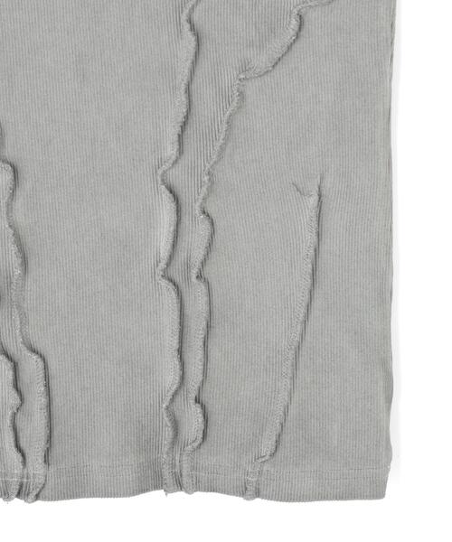 L.H.P(エルエイチピー)の「MAVYTH/メヴィス/DISTORT STITCH NOSLEEVES(Tシャツ/カットソー・レディース・ベージュ/ブラック・L/M)」の4枚目の写真