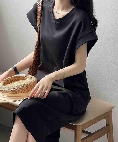 VIBGYOR(ヴィブジョー)の「FReePLACe/ストレート シンプル ワンピース X12899(ワンピース・レディース・ブラック/ネイビー/ベージュ・MEDIUM/LARGE)」の1枚目の写真