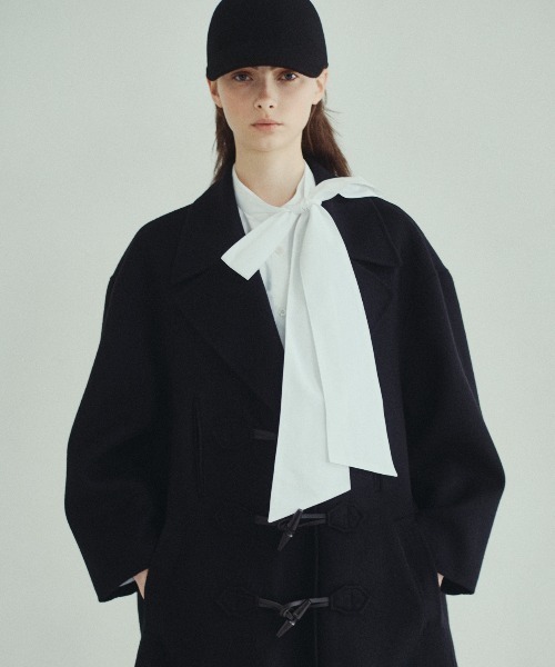 ADORE（アドーア）の「◆ワイドボゥブラウス（シャツ/ブラウス・レディース・ブラック/ブルー/ホワイト・38）」の2枚目の写真