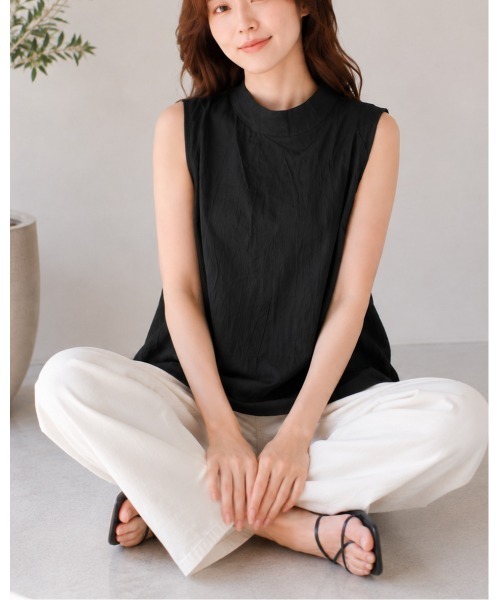 FAZVY（ファズビー）の「風をはらむシルエット ハイネックAラインノースリーブ（シャツ/ブラウス・レディース・ブラック・M）」の12枚目の写真