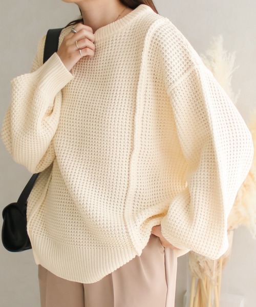 NYLAUS(ナイラス)の「【SG】ワッフルニット トップス プルオーバー(ニット/セーター・レディース・アイボリー/チャコールグレー・FREE)」の1枚目の写真