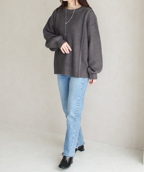NYLAUS(ナイラス)の「【SG】ワッフルニット トップス プルオーバー(ニット/セーター・レディース・アイボリー/チャコールグレー・FREE)」の4枚目の写真