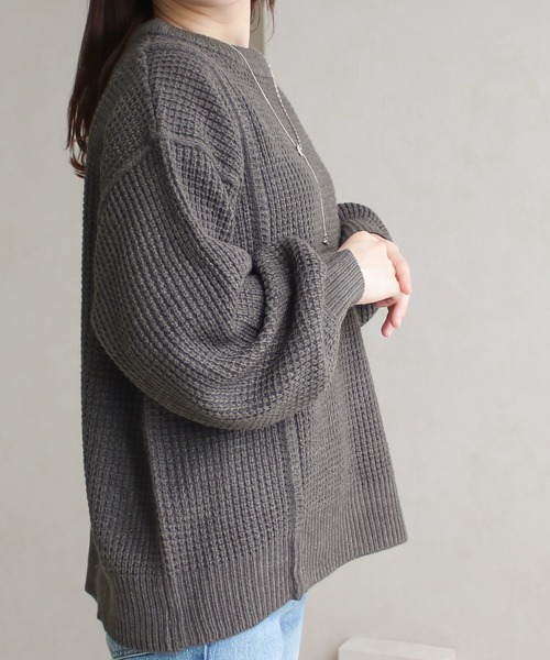 NYLAUS(ナイラス)の「【SG】ワッフルニット トップス プルオーバー(ニット/セーター・レディース・アイボリー/チャコールグレー・FREE)」の5枚目の写真