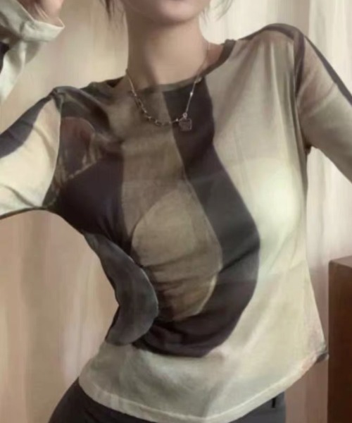 ampm(エーエムピーエム)の「アブストラクト柄シアー ロングスリーブトップス(Tシャツ/カットソー・レディース・ブラウン・FREE)」の11枚目の写真