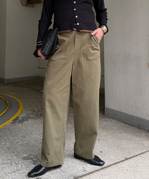 LBC(エルビーシー)の「コットンベイカーパンツ(その他パンツ・レディース・ベージュ/カーキ/ダークネイビー・M/L)」の2枚目の写真