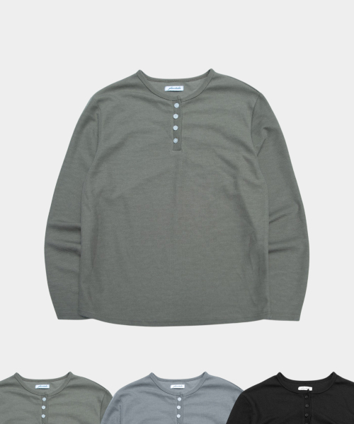 PLACESTUDIOMAN(プレイススタジオメンズ)の「コンフォートベーシックヘンリーネックセミオーバーフィットコットンロングスリーブデイリーTシャツ_3COLOR(Tシャツ/カットソー・メンズ・グレー/カーキ/ブラック・FREE)」の4枚目の写真