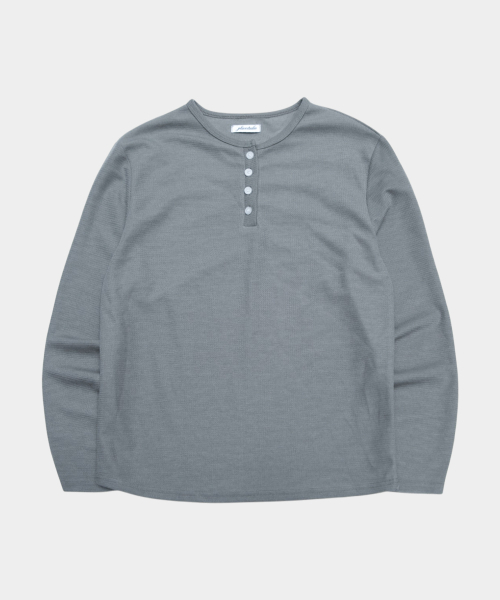 PLACESTUDIOMAN(プレイススタジオメンズ)の「コンフォートベーシックヘンリーネックセミオーバーフィットコットンロングスリーブデイリーTシャツ_3COLOR(Tシャツ/カットソー・メンズ・グレー/カーキ/ブラック・FREE)」の6枚目の写真
