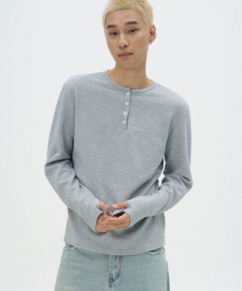 PLACESTUDIOMAN(プレイススタジオメンズ)の「コンフォートベーシックヘンリーネックセミオーバーフィットコットンロングスリーブデイリーTシャツ_3COLOR(Tシャツ/カットソー・メンズ・グレー/カーキ/ブラック・FREE)」の8枚目の写真