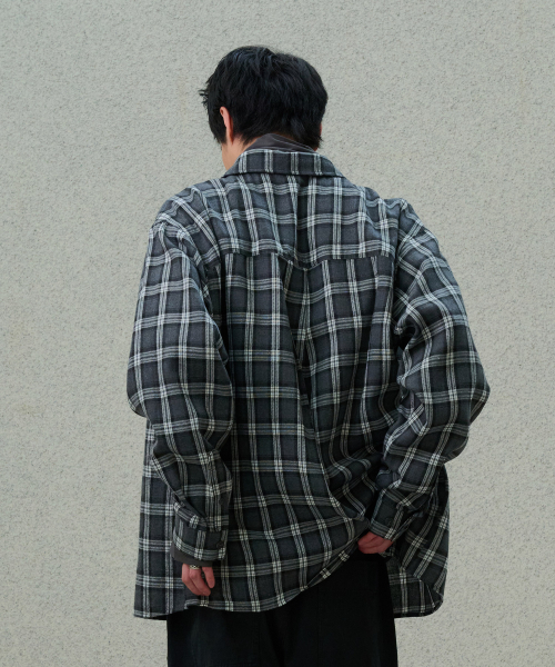 DESIRED(デシレッド)の「ブラッシュド オーバーサイズ チェックシャツ-FFSK5411D09(シャツ/ブラウス・レディース・ダークグレー・MEDIUM/LARGE/X-LARGE)」の5枚目の写真