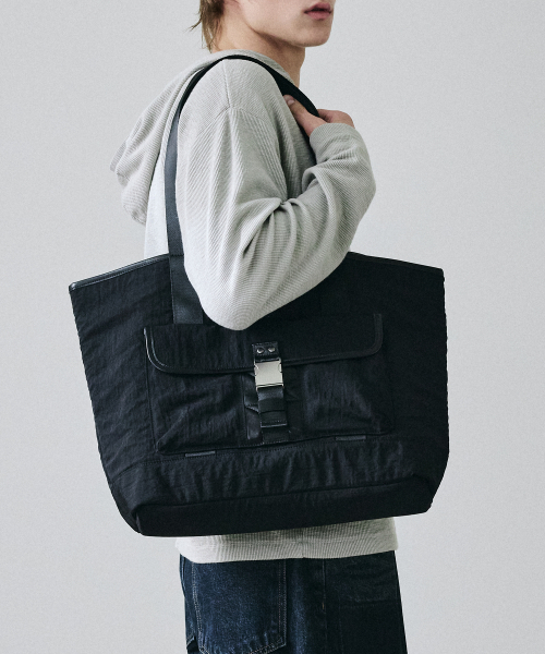 MAISON MINED(メゾンミネド)の「バックルトートバッグ(トートバッグ・メンズ・その他・FREE)」の4枚目の写真