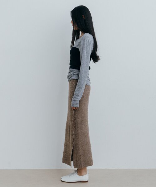 NUE(ヌエ)の「〈NUE〉サイドボタンニットスカート(スカート・レディース・チャコールグレー/モカ・SMALL/MEDIUM)」の4枚目の写真