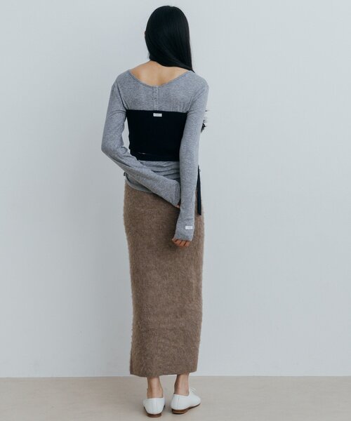NUE(ヌエ)の「〈NUE〉サイドボタンニットスカート(スカート・レディース・チャコールグレー/モカ・SMALL/MEDIUM)」の3枚目の写真