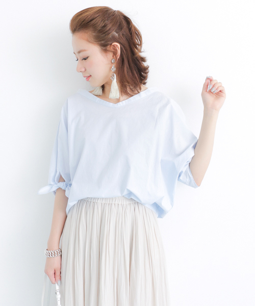 URBAN RESEARCH(アーバンリサーチ)の「UR タイプライター袖リボンブラウス(シャツ/ブラウス・レディース・サックスブルー/オフホワイト/ライトグレー・FREE)」の7枚目の写真