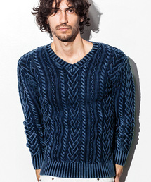 AKM Contemporary | インディゴ染めストーンウォッシュケーブルVネックニット(ニット/セーター)