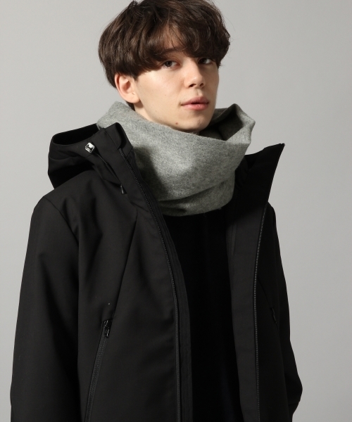 HARE（ハレ）の「【カシミヤブレンド】ベーシックプレーンマフラー(HARE)（マフラー・メンズ・イエロー/ブラック/グレー/ボルドー・FREE）」の8枚目の写真