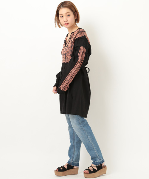 Mystic ミスティック の メッシュ刺繍ハリ感ワンピース ワンピース Wear