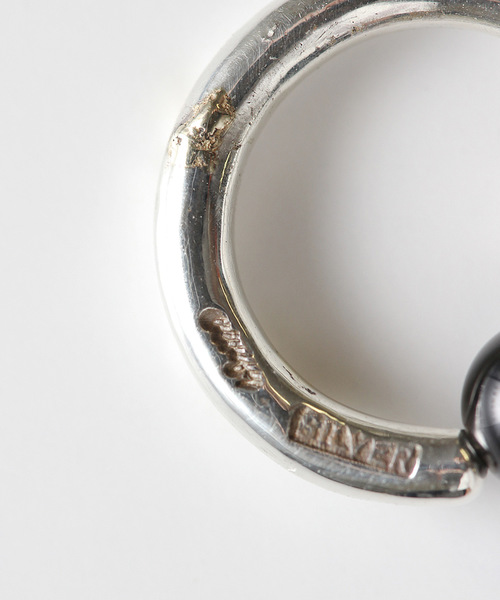 VIVIFY（ビビファイ）の「ボディピアス(S)/シンプル/ゴールドダスト/約13~12ゲージ（ピアス（片耳用）・メンズ・シルバー×ブラック・FREE）」の3枚目の写真