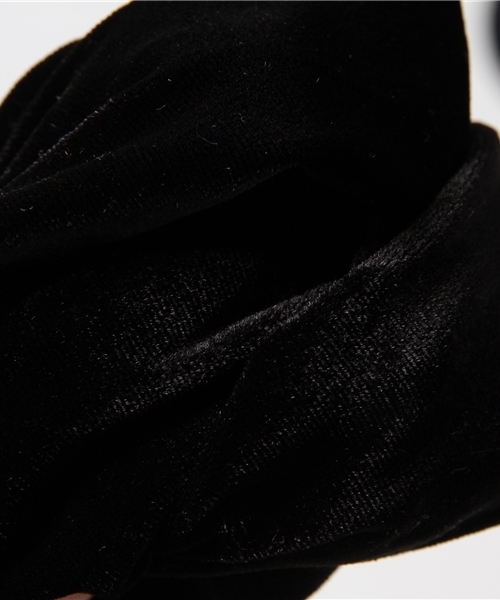 earth music&ecology（アースミュージックアンドエコロジー）の「ベロアクロスターバン（ヘアバンド・レディース・ブラック/ピンク/キャメル・FREE）」の4枚目の写真