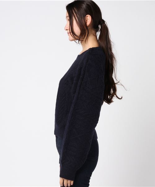 Te chichi TERRASSE（テチチテラス）の「５Ｇケーブル柄編みドルマンプルオーバー（ニット/セーター・レディース・ネイビー/グレー/オフホワイト・ﾌﾘ-）」の4枚目の写真