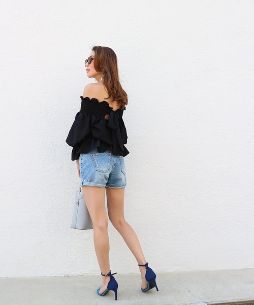 AMBIENT(アンビエント)の「2ウェイリボンオフショルダー(Tシャツ/カットソー・レディース・ホワイト/ブラック・FREE)」の4枚目の写真