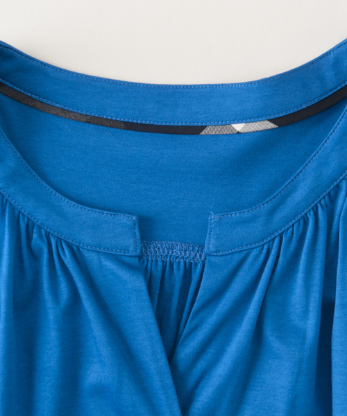 BLUE LABEL CRESTBRIDGE（ブルーレーベルクレストブリッジ）の「ドレープスムース　ジャージードレス（ワンピース・レディース・ブルー系その他5/ダークネイビー・38/36）」の9枚目の写真