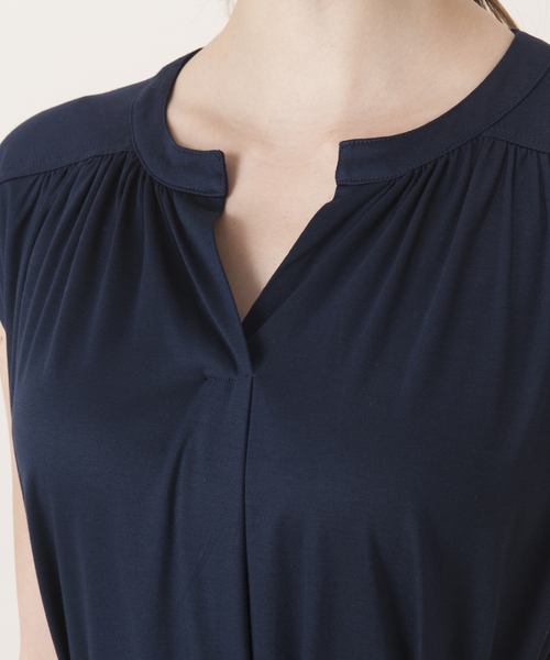 BLUE LABEL CRESTBRIDGE（ブルーレーベルクレストブリッジ）の「ドレープスムース　ジャージードレス（ワンピース・レディース・ブルー系その他5/ダークネイビー・38/36）」の13枚目の写真
