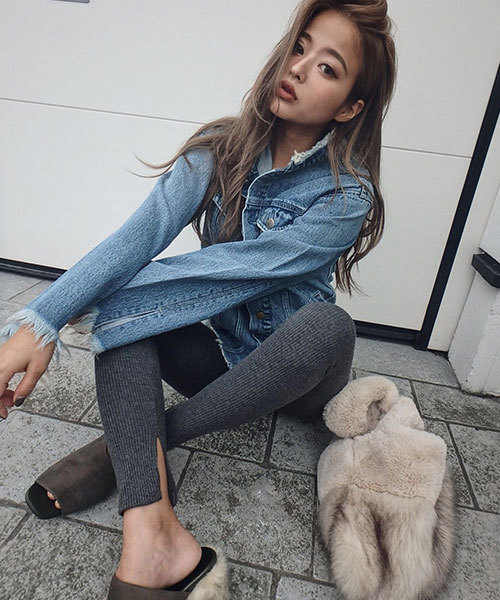 TRUNC（トランクエイティーエイト）の「Side Slit Leggings（レギンス/スパッツ・レディース・ライトグレー/チャコールグレー/ブラック・FREE）」の4枚目の写真