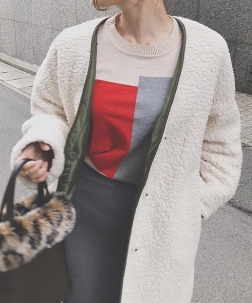 KOBE LETTUCE（コウベレタス）の「リバーシブルロングふわもこボアブルゾン（ブルゾン・レディース・カーキ/ベージュ/ブラック/アイボリー・FREE）」の21枚目の写真