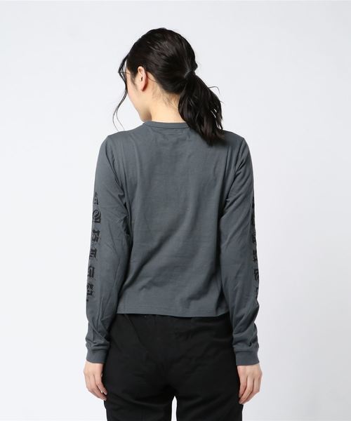Hurley (ハーレー)の「W CRYPTIK LS T-SHIRT/ハーレー ロンT 袖プリント ショート丈(Tシャツ/カットソー・レディース・チャコールグレー/ブラウン系その他・X-SMALL/SMALL)」の3枚目の写真