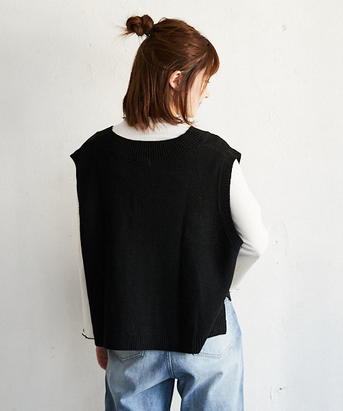 PairPair(ペアペア)の「Vネックニットベスト(ベスト・レディース・ブラック/ライトベージュ・FREE)」の8枚目の写真