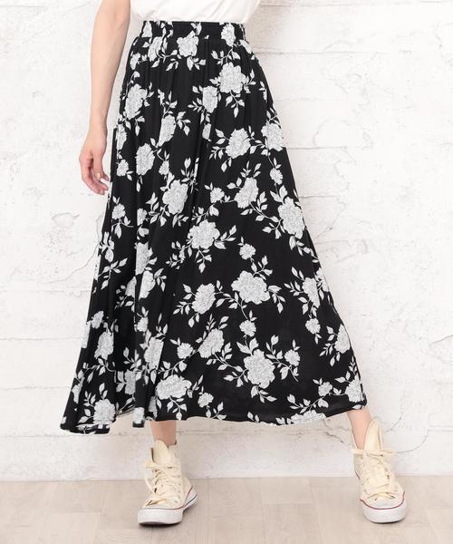 Girly Doll（ガーリードール）の「ジョーゼットロングプリーツスカート（スカート・レディース・ダークブルー/ホワイト/ブルー系その他/ライトブルー/ブラック系その他2/ブラック系その他/ベージュ/ライトパープル/ライトグレー/ライトピンク/ブラック/ブルー/グリーン/ホワイト系その他/ブラック系その他3/ブラック系その他4/ネイビー/ベージュ系その他/ブラック系その他5・M/L/S）」の8枚目の写真