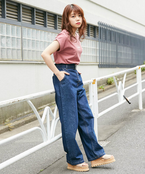 OLIVE des OLIVE(オリーブデオリーブ)の「3段ロゴ刺繍Tシャツ(Tシャツ/カットソー・レディース・ベージュ/オフホワイト/ピンク系その他/スミクロ・FREE)」の5枚目の写真