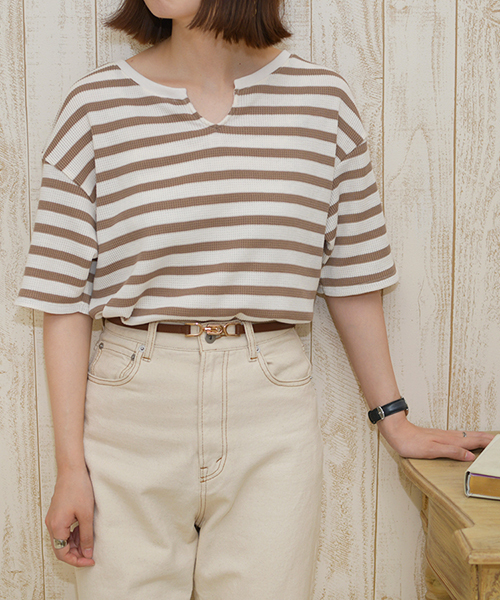 PairPair(ペアペア)の「ボーダー柄ワッフルキーネック5部袖Tシャツ(Tシャツ/カットソー・レディース・ブラック/ベージュ/ライトグリーン・FREE)」の1枚目の写真