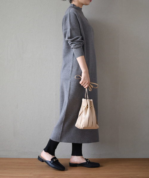 LHELBIE(レルビエ)の「アシメボタンニットワンピース/プチハイネックロング丈ワンピース(ワンピース・レディース・ベージュ/杢グレー/ブラック・M)」の16枚目の写真