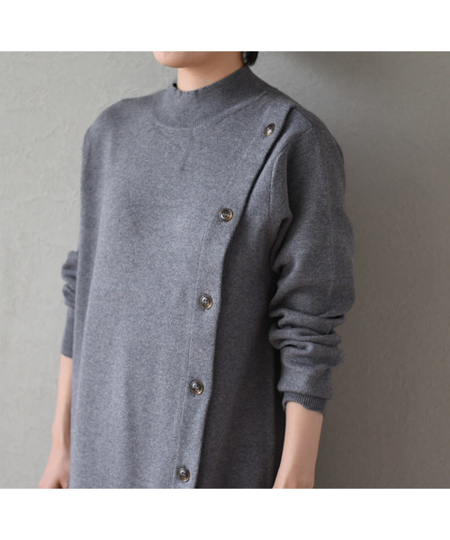 LHELBIE(レルビエ)の「アシメボタンニットワンピース/プチハイネックロング丈ワンピース(ワンピース・レディース・ベージュ/杢グレー/ブラック・M)」の18枚目の写真