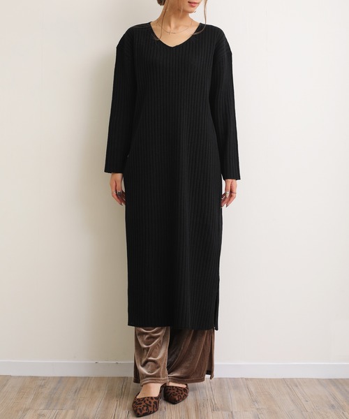 andme(アンドミー)の「Vネック長袖ワイドリブニットワンピース(ワンピース・レディース・ブラック/オフホワイト/グレー/ベージュ/ダークブラウン・M)」の16枚目の写真
