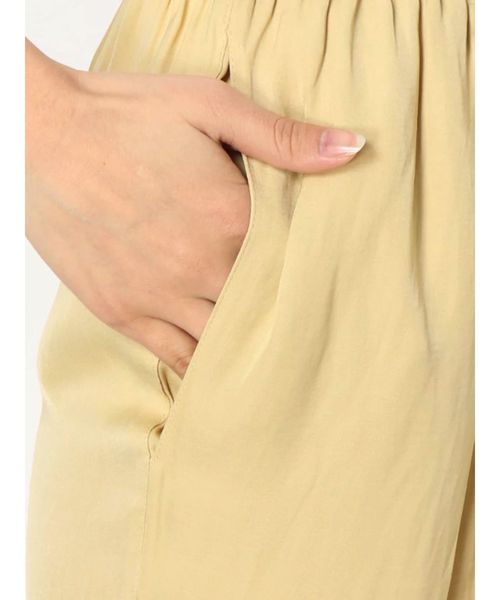 Ungrid（アングリッド）の「ヴィンテージサテンカラーテーパードパンツ（その他パンツ・レディース・パープル/イエロー/グリーン・FREE）」の20枚目の写真