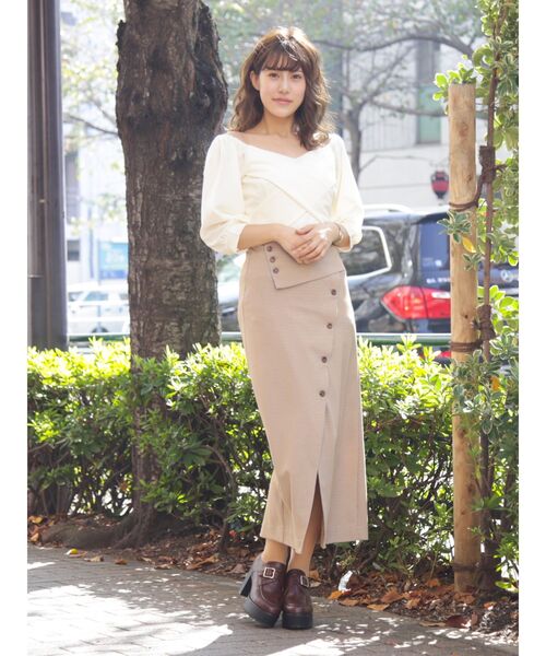 dazzlin（ダズリン）の「フロントボタンタイトスカート（スカート・レディース・ネイビー/クリーム/モカ・SMALL/MEDIUM）」の5枚目の写真