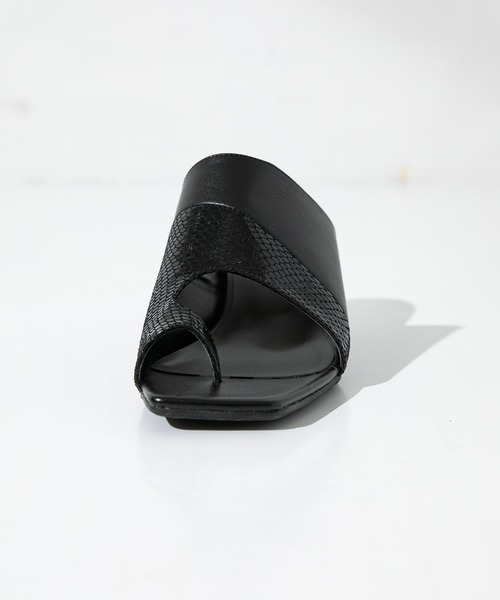 UNITED TOKYO(ユナイテッドトウキョウ)の「アシメデザインサンダル(サンダル・レディース・ブラック/ベージュ・2/1)」の5枚目の写真