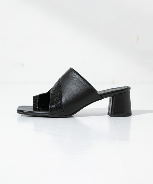 UNITED TOKYO(ユナイテッドトウキョウ)の「アシメデザインサンダル(サンダル・レディース・ブラック/ベージュ・2/1)」の6枚目の写真