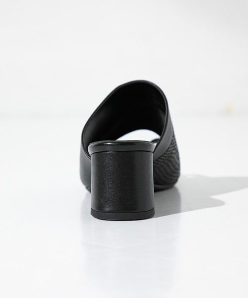 UNITED TOKYO(ユナイテッドトウキョウ)の「アシメデザインサンダル(サンダル・レディース・ブラック/ベージュ・2/1)」の7枚目の写真