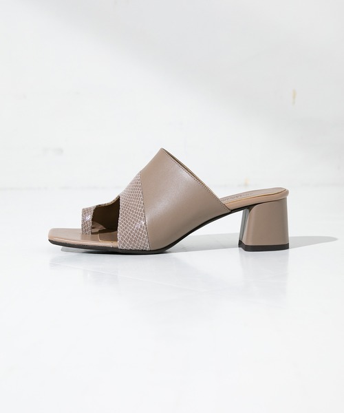 UNITED TOKYO(ユナイテッドトウキョウ)の「アシメデザインサンダル(サンダル・レディース・ブラック/ベージュ・2/1)」の17枚目の写真