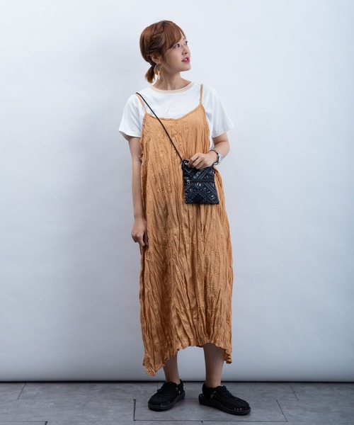 E hyphen world gallery(イーハイフンワールドギャラリー)の「ワッシャープリーツキャミワンピース〇★(ワンピース)」|ライトブラウン