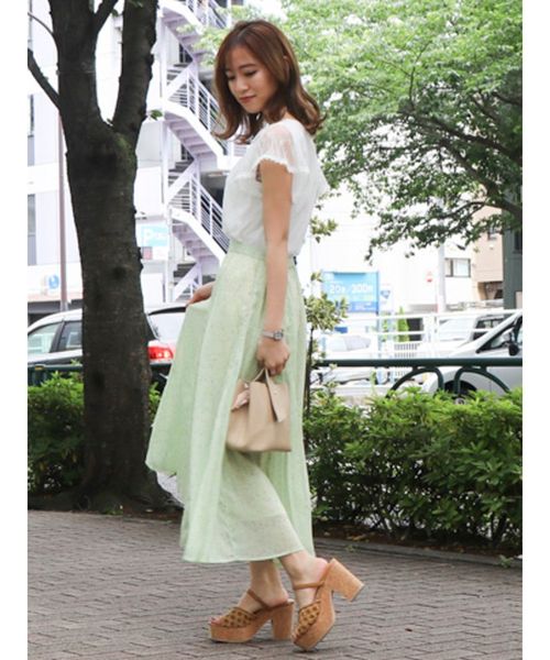 dazzlin（ダズリン）の「キャンディリーフフレアスカート（スカート・レディース・オフホワイト/ブルー/グリーン・FREE）」の8枚目の写真