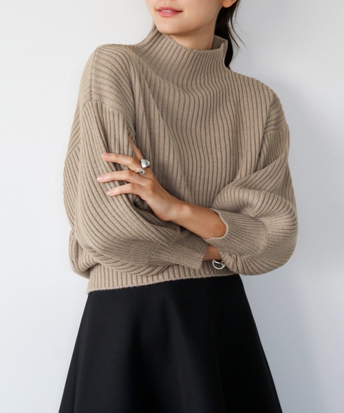 ELFRANK（エルフランク）の「パフスリーブハイネックローゲージリブニットプルオーバー（ニット/セーター・レディース・ブラック/ブラウン/ベージュ/グレー/オフホワイト/グリーン/マスタード/ダークブラウン/ライトグレー・FREE）」の8枚目の写真