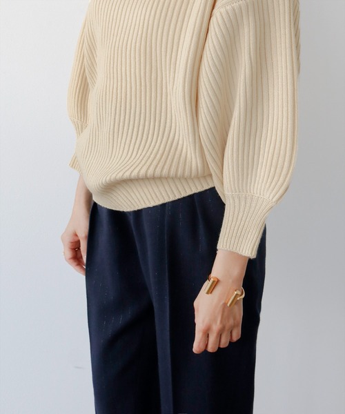 ELFRANK（エルフランク）の「パフスリーブハイネックローゲージリブニットプルオーバー（ニット/セーター・レディース・ブラック/ブラウン/ベージュ/グレー/オフホワイト/グリーン/マスタード/ダークブラウン/ライトグレー・FREE）」の14枚目の写真